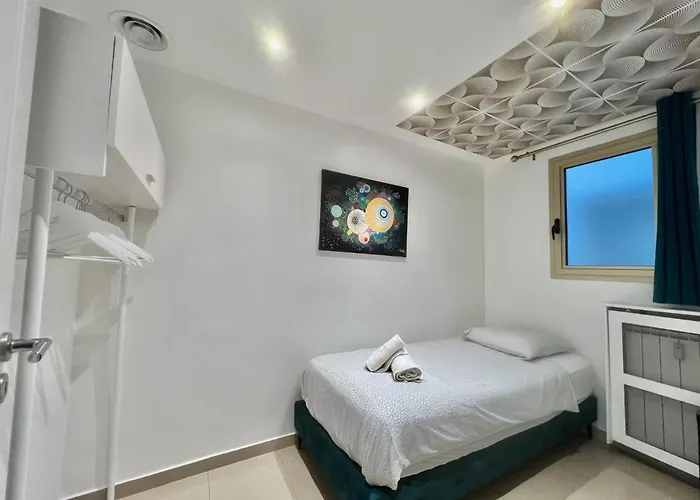 Colony 2 * Cannes